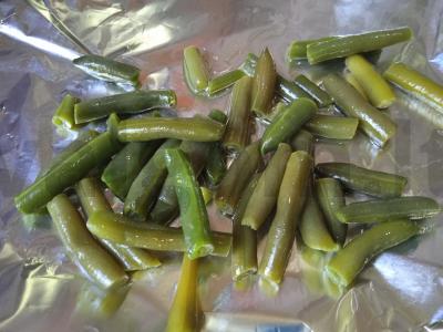 Lašiša, kepta su žaliąja pupelių, brokolių, pievagrybių ir itališkais prieskoniais Žingsnis 1