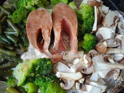 Lašiša, kepta su žaliąja pupelių, brokolių, pievagrybių ir itališkais prieskoniais Žingsnis 4