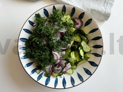 Bulvių salotas su šviežiu agurku Žingsnis 3