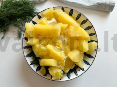 Bulvių salotas su šviežiu agurku Žingsnis 6