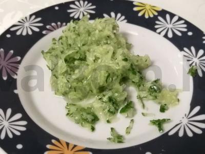 Kefyro kokteilis „Lieknėjimas“ Žingsnis 1