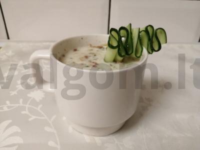 Kefyro kokteilis „Lieknėjimas“ pagrindine nuotrauka