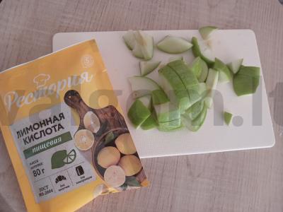 Gaivus obuolių ir mėlynių kompotas Žingsnis 1