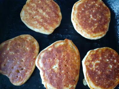 Blynai iš žirnių miltų be kiaušinių Žingsnis 3