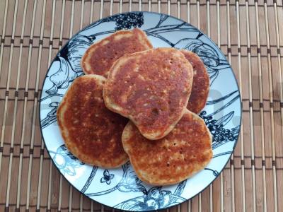 Blynai iš žirnių miltų be kiaušinių pagrindine nuotrauka