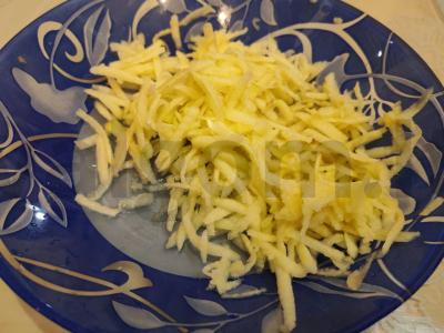 Salotas „Šventė“ su karbonaidu ir džiovintais slyvomis Žingsnis 9