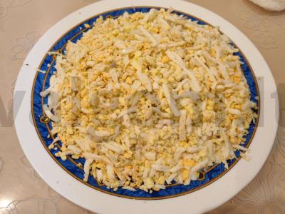 Salotas „Šventė“ su karbonaidu ir džiovintais slyvomis Žingsnis 16