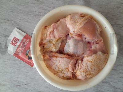 Kepintos vištienos šlaunelės ir blauzdelės su kvapniais prieskoniais Žingsnis 5