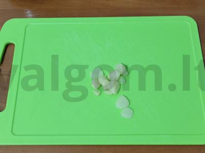 Kiauliena su kefyru ir marinuotais česnakais greitai Žingsnis 2