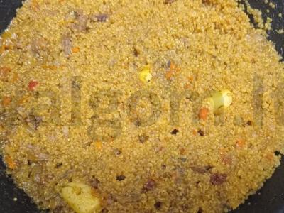 Kvinoja su jautiena, česnaku ir spanguolėmis Žingsnis 8