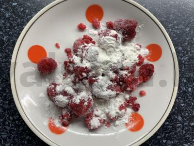 Varškės, grietinės ir aviečių apkepas Žingsnis 6