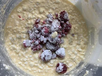 Varškės, grietinės ir aviečių apkepas Žingsnis 7