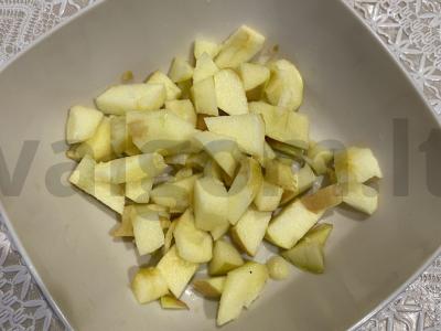 Vitaminų kokteilis su vaisiais ir braškėmis Žingsnis 3