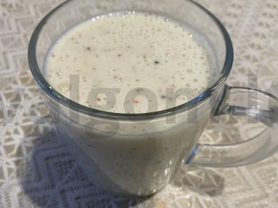 Vitaminų kokteilis su vaisiais ir braškėmis Žingsnis 5