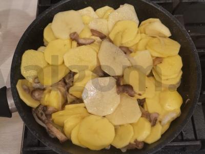 Troškinta bulvė su grybais Žingsnis 5