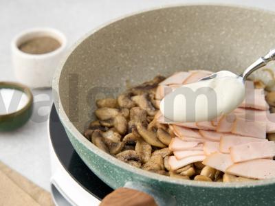 Greitas žiūlienas su vištiena ir grybais Žingsnis 4