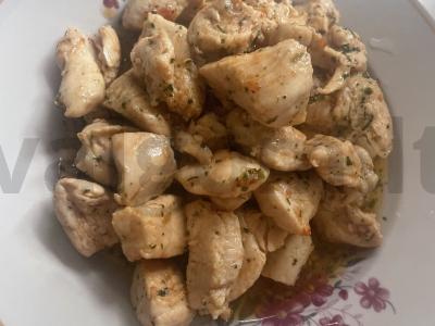 Vištienos guliašas su pomidoru pagrindine nuotrauka