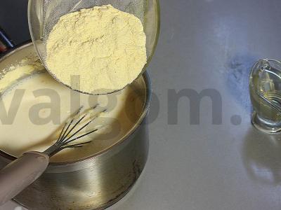 Auksiniai blynai su raudonąja žuvimi ir varškės sūriu Žingsnis 3