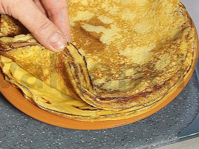 Auksiniai blynai su raudonąja žuvimi ir varškės sūriu Žingsnis 10