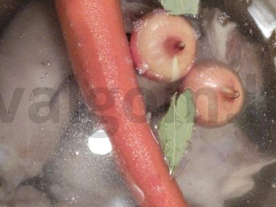 Appetizing šaltiena su morkomis ir krienais Žingsnis 2