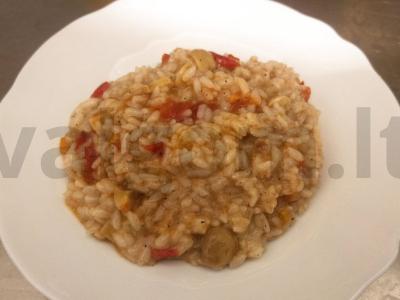 Ryžiai su pomidorais ir šampinjonais pagrindine nuotrauka