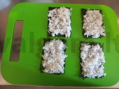 Patingėję onigiri su rūkytomis vištienos krūtinėlėmis ir paprika Žingsnis 4