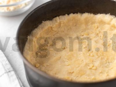 Sluoksniuotas pyragas su vyšniomis Žingsnis 1