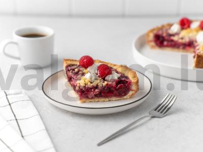 Sluoksniuotas pyragas su vyšniomis pagrindine nuotrauka