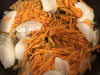 Funchosa su vištiena terijaki padaže ir prieskoniais Žingsnis 4