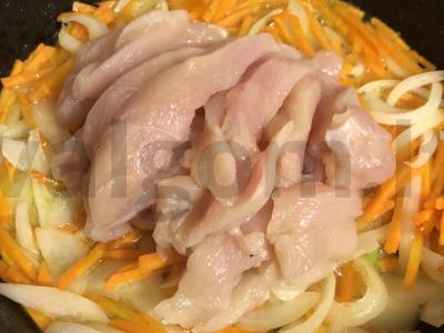 Funchosa su vištiena terijaki padaže ir prieskoniais Žingsnis 5