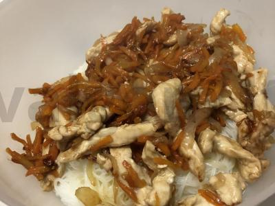 Funchosa su vištiena terijaki padaže ir prieskoniais Žingsnis 7