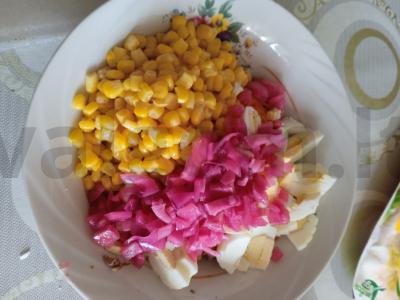 Salotos su vištienos kepenėlėmis ir kukurūzais Žingsnis 5