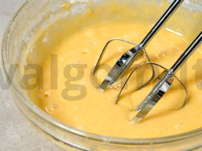 Kekso popso su kondensuotu pienu šokoladiniame glazūre Žingsnis 2