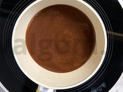 Kekso popso su kondensuotu pienu šokoladiniame glazūre Žingsnis 6