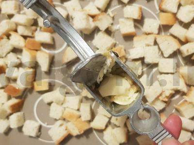 Nepamirštamas salotas „Cezaris“ su vištiena Žingsnis 3