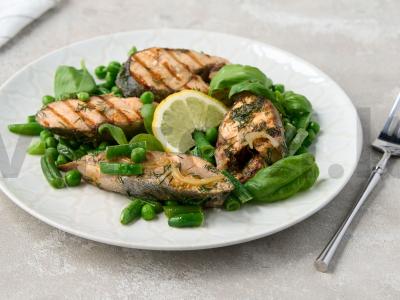 Lašišų steikai ant grotelių pagrindine nuotrauka