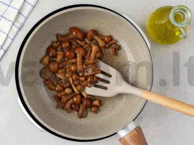 Vegetariškas sriuba iš šaldytų grybų Žingsnis 4