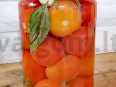 Marinuoti pomidorai stiklainyje pagrindine nuotrauka