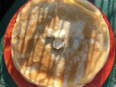 Blynai ant alaus ir pieno pagrindine nuotrauka