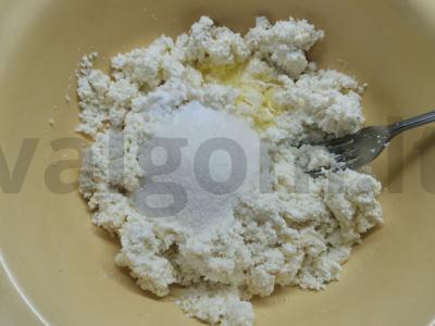 Bananų varškėtukai su ghee sviestu Žingsnis 2