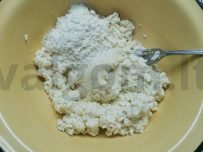 Bananų varškėtukai su ghee sviestu Žingsnis 3