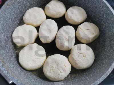 Bananų varškėtukai su ghee sviestu Žingsnis 4