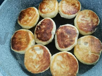 Bananų varškėtukai su ghee sviestu Žingsnis 5