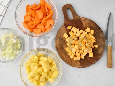 Išminties sriuba su jautiena, daržovėmis ir aguonomis Žingsnis 1