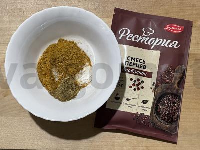 Vištiena su česnaku ir prieskoniais Žingsnis 1