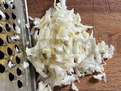 Vištiena su česnaku ir prieskoniais Žingsnis 3