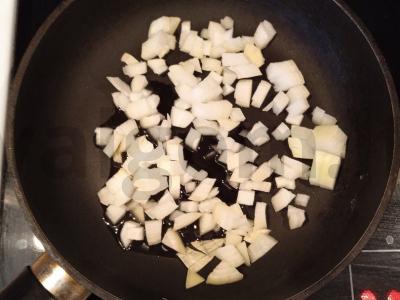 Salotos su grybais ir džiovintais abrikosais Žingsnis 2