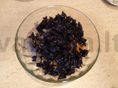 Salotos su grybais ir džiovintais abrikosais Žingsnis 8