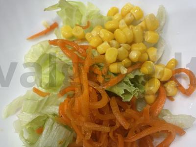 Salotos su korėjietiška morkų „Vasara“ Žingsnis 3