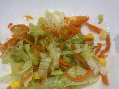 Salotos su korėjietiška morkų „Vasara“ Žingsnis 5